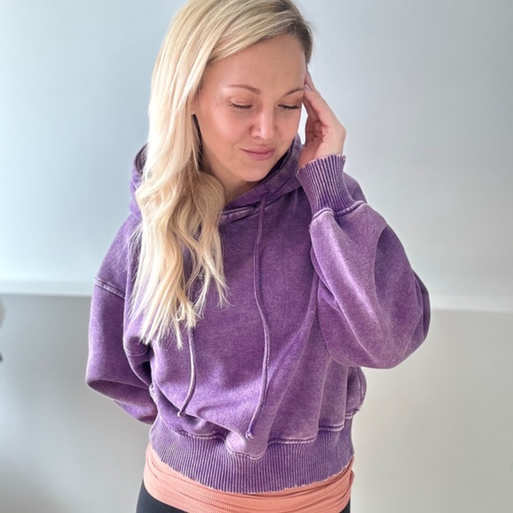 Hoodie Weather Cropped Hoodie - Picture 3 of 3